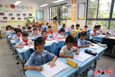 基本练习在校完成，武汉一小学倡导“不带作业本回家”
