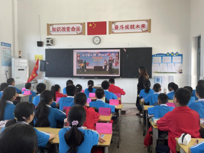 军店初中：千名师生同看“消防直播课”