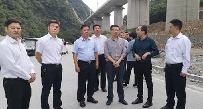 师永学带队赴神农架对接房神高速项目建设