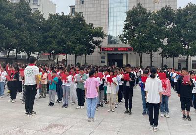 县城关一中 举行烈士纪念日暨迎国庆活动