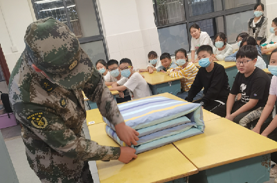 房县城关一中 新生军训正式拉开帷幕