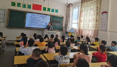 实验小学召开“中秋节”假期后安全专题教育班会