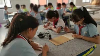 多一点儿“陪伴”  多一些“欢乐” ——房县军店小学开展丰富社团活动落实“双减”