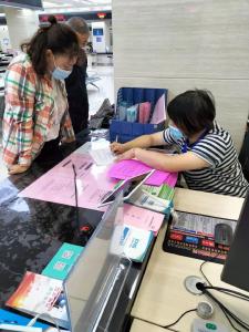 房县医保局: 医保窗口传真情 为民服务暖人心