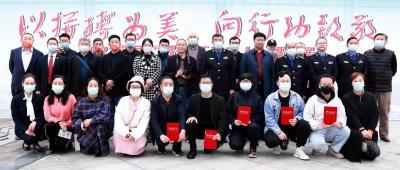 房县举办“最美环卫工人”摄影展