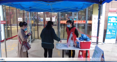 记者暗访我县公共场所疫情防控工作落实情况