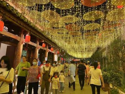 文明旅游蔚然成风 房县西关印象景美人更美