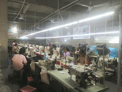 房县：推出系列举措 服务企业群众