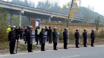我县开展砂石料治理“风暴”专项行动