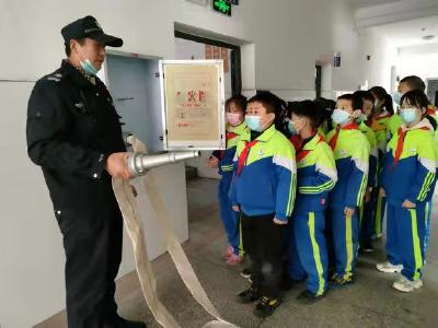 房县军店小学开展全国消防日主题教育活动