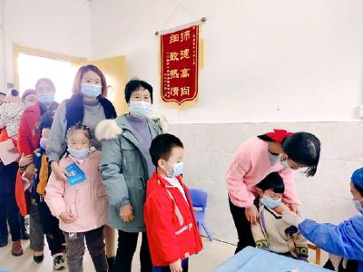 房县军店镇中心幼儿园有序开展幼儿新冠疫苗接种工作