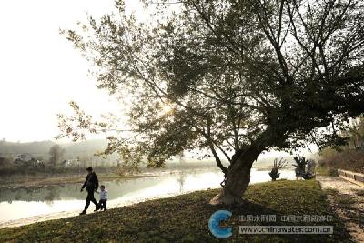 房县：小微水体消除“身边污染”