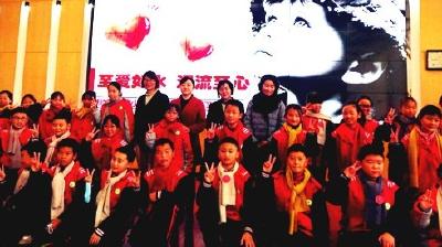 房县东城小学：开展留守儿童结对帮扶活动