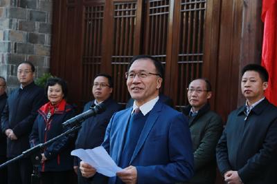 殷殷深情怀故乡 | 邓子新院士：“今天我站在家门口，回家真好。”