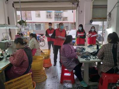 房县二中开展“疫情防控 反电诈”志愿服务宣传活动