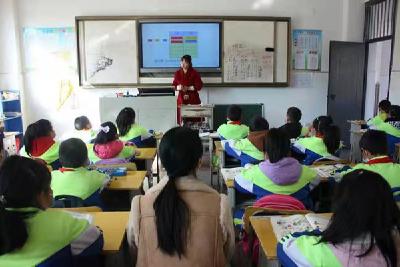 军店小学：“问诊”教学常规助力教师成长  