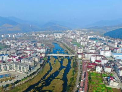 房县17家文明诚信示范企业获“金字招牌”