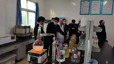 省市场监管局调研房县申报“湖北省黄酒检验检测中心”省级黄酒质检中心建设