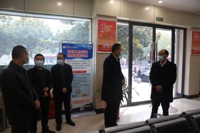 悉心指导鼓干劲 强化措施战收官——十堰农商行党委委员、副行长邱世华深入房县农商行调研督办重点工作