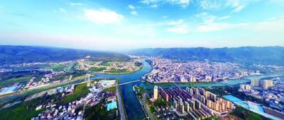 市文联来房县开展“我为群众办实事”恵民活动