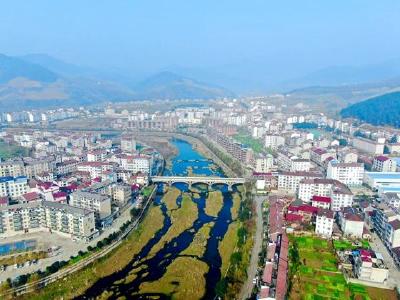 为全面小康铺路  为乡村振兴奠基  2020年度“四好农村路”省级示范乡镇——房县青峰镇