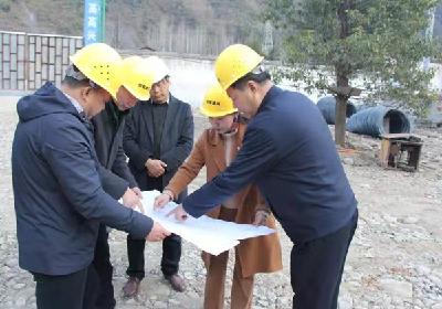 邹莉调研指导学校安全工作和重点项目建设进展情况