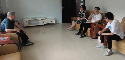 县机关事业养老保险服务中心来万峪河乡开展稽核工作