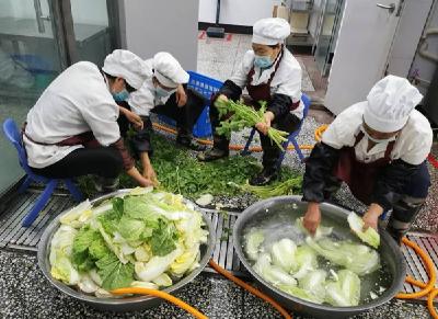 房县天明小学召开膳食委员会会议