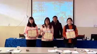 沙河乡中心学校对优秀通讯员进行表彰