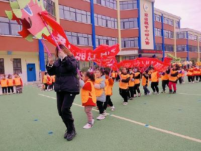 军店镇中心幼儿园：开展“迎新年 逛庙会”活动