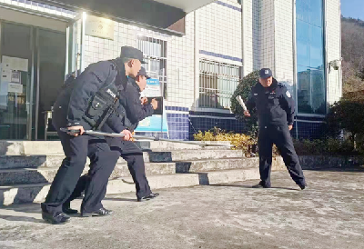 九道派出所 开展岗位大练兵 提高应急快反能力