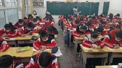 城关四中开展“弘扬工匠精神，家校共育”开放周活动