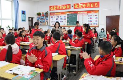 县实验中学 城关一中开展“弘扬工匠精神 岗位大练兵”教学联谊活动