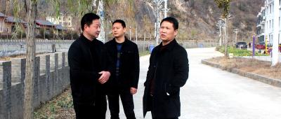 县住建局深入驻点村开展乡村振兴帮扶工作