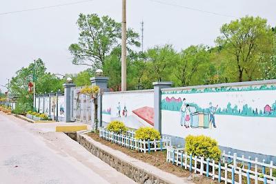 万峪河乡“四个到位”扎实推进农村人居环境整治工作