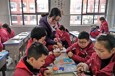 房县天明小学 弘扬工匠精神 青年教师竞风采