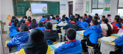 万峪小学扎实开展青年教师教学技能大练兵活动