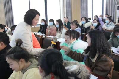 县教育局家庭教育指导师培训班开班