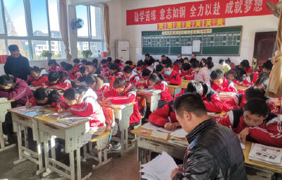 化龙、青峰中小学开展跨区协作教研