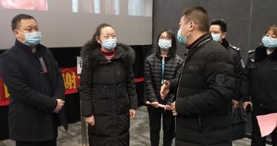 王玲带队开展“扫黄打非”联合执法检查