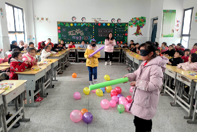 窑淮学校寓教于乐迎元旦