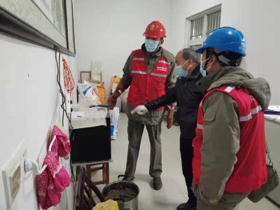 姚坪供电所扎实开展“双优四零光明行·万家灯火印初心”党支部主题党日活动