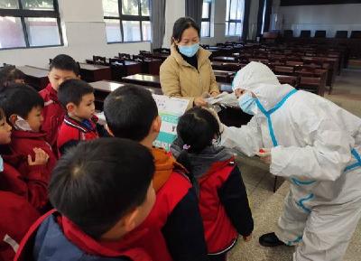 房县天明小学 多措并举做好疫情防控工作