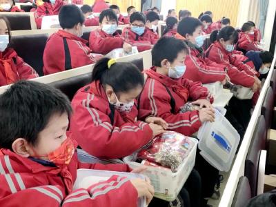 县实验中学 多彩寒假作业  健康全面成长
