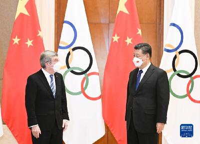 习近平会见国际奥委会主席巴赫