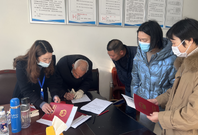 房县不动产登记中心服务前移 深入现场为民办实事