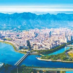 男子脾脏大如排球 十堰人医全微创手术精准切除