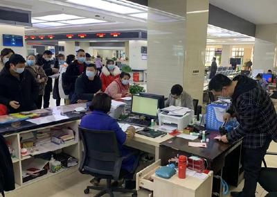 县婚姻登记中心：“最有爱“日子婚姻登记现场甜蜜爆棚