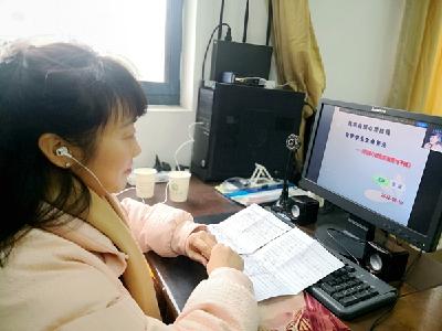 县教育局召开学生心理健康教育培训会