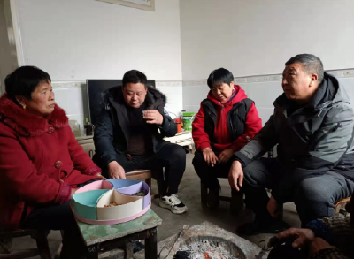 县人社局驻庆口工作队：深入农户察民情  重点研判稳脱贫